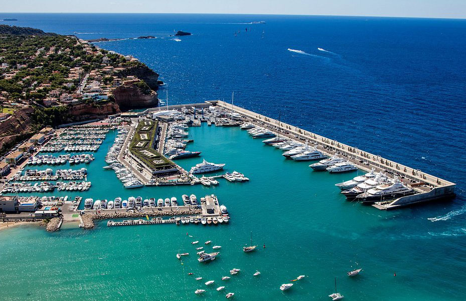 Port Adriano Marina - Marina Berths / Moorings Port Adriano Marina - Marina Berths / Moorings